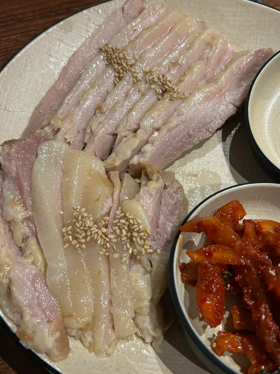 A steaming plate of gabrisal suyuk