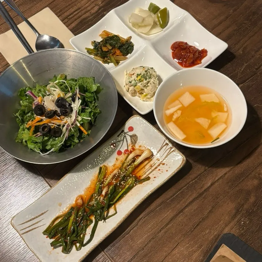 Raviok's basic side-dish spread