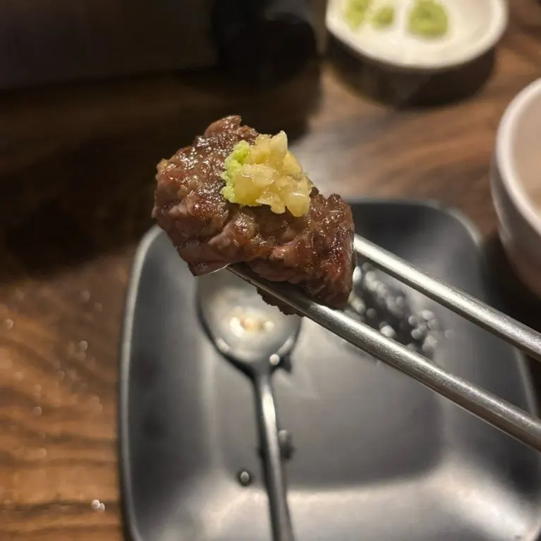 Meat served after waiting for an additional order