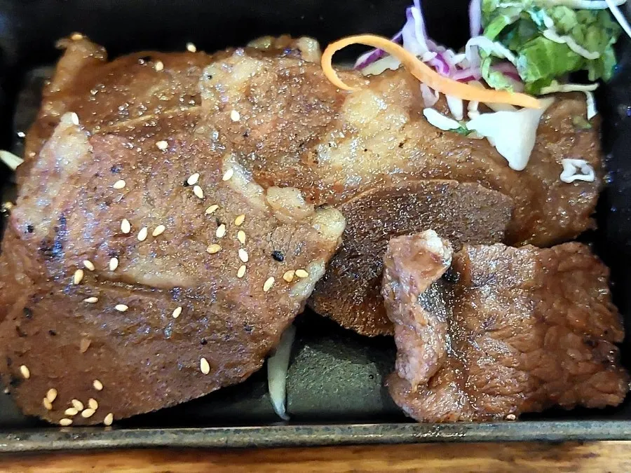 Galbi and side dishes from the lunch special set