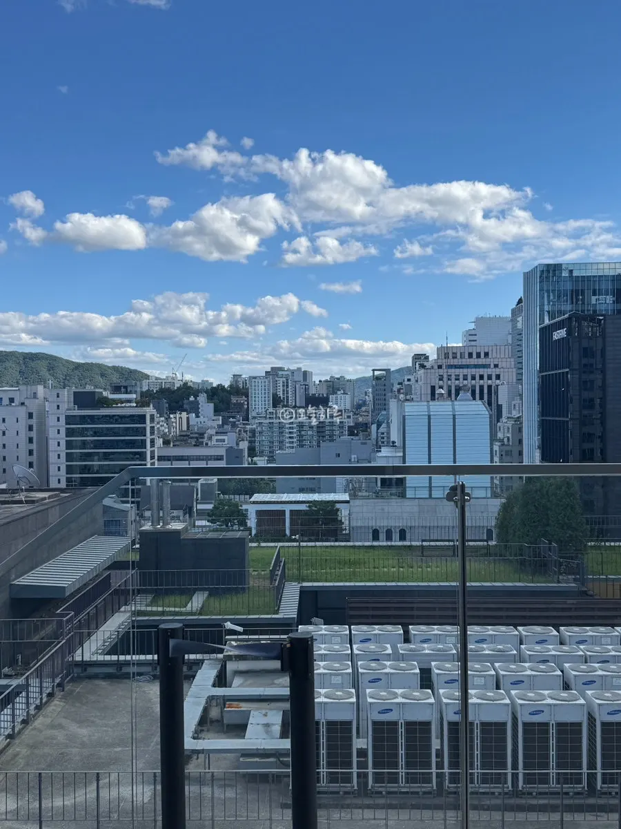 Selected Nicks space with a rooftop