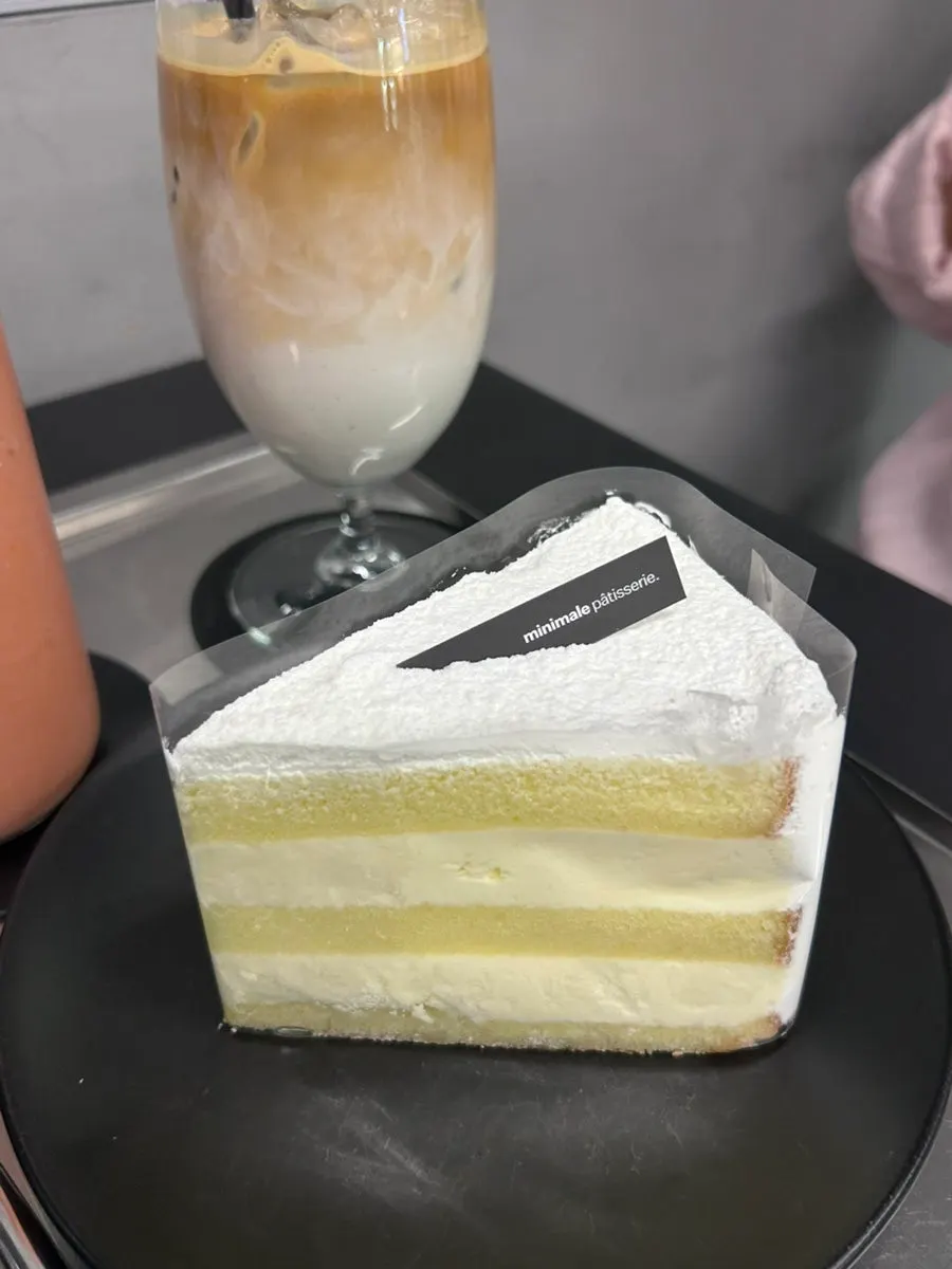 Milk fresh cream cake and drinks