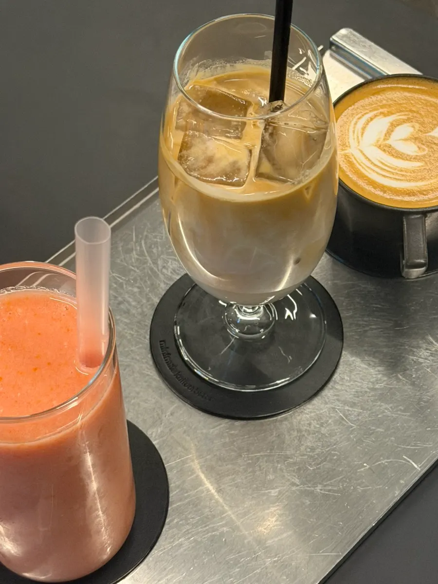 Helsinki latte and dessert order