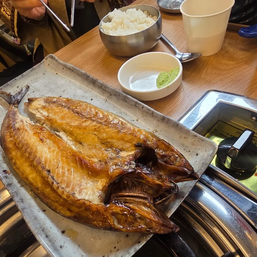 Grilled Andong salted mackerel set meal on a plate