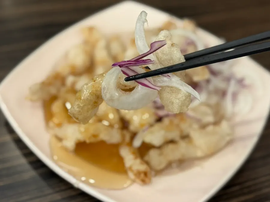 ご飯と一緒に食べるスンドゥブ飯の食卓
