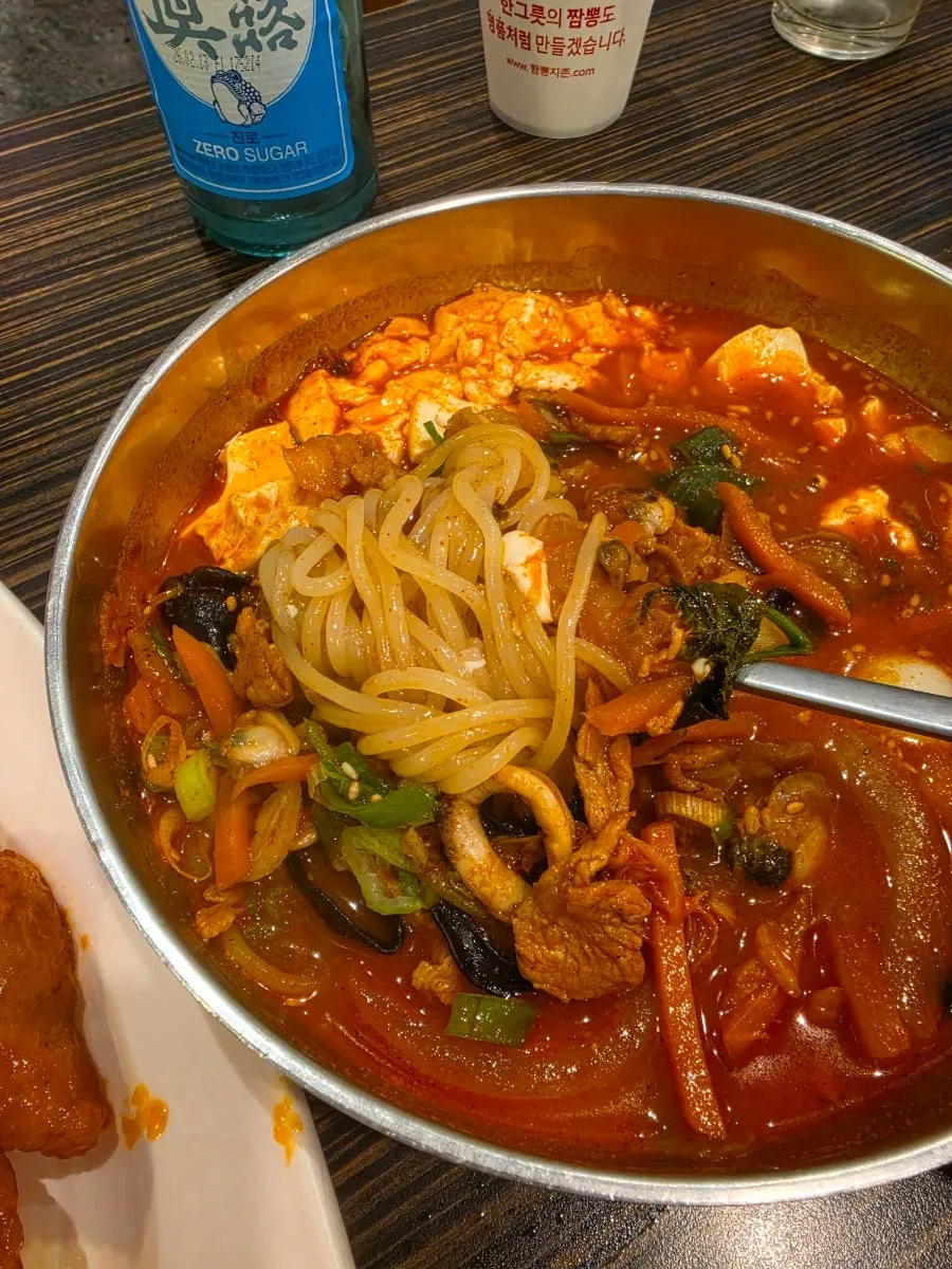국물이 밴 순두부면