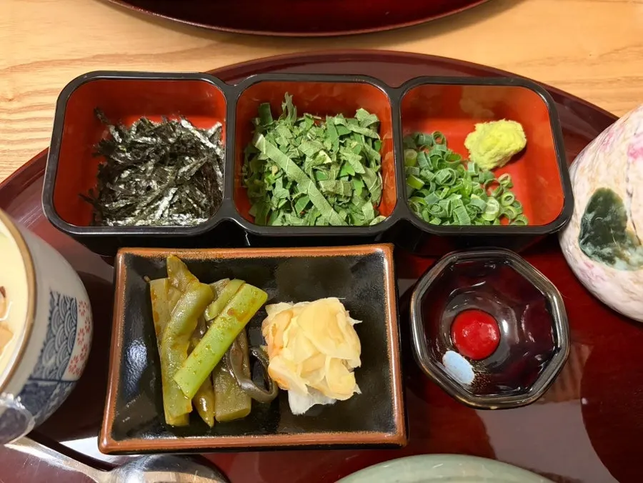 Close-up of the eel served with the rice bowl
