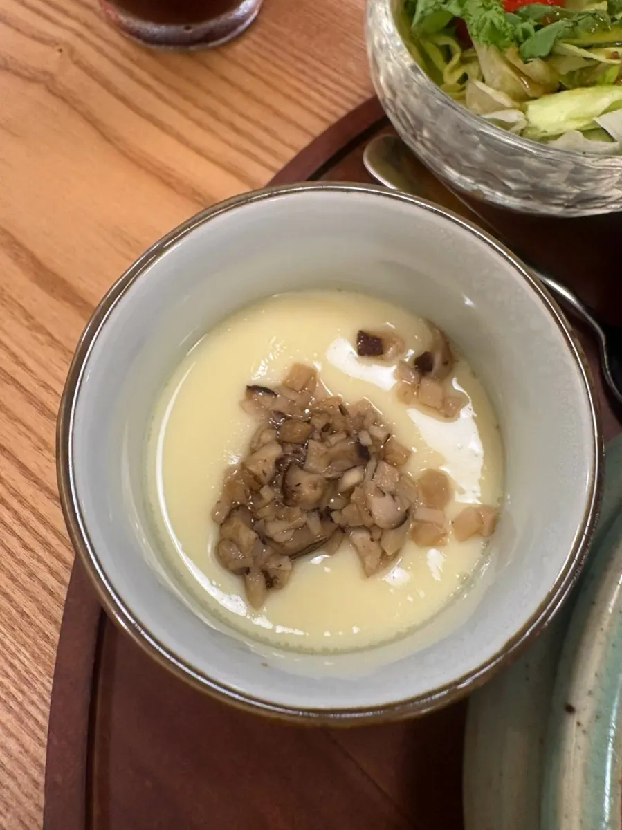 Accompaniments served with hitsumabushi