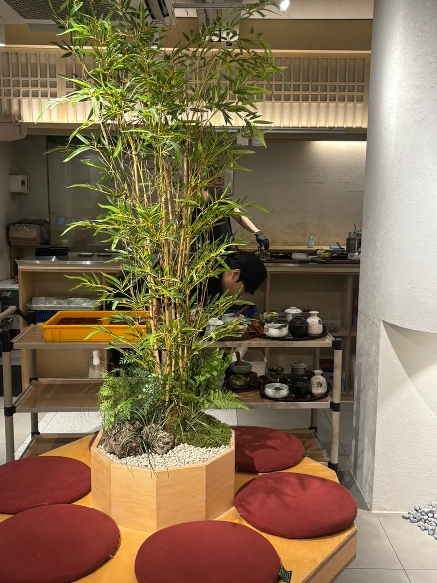 Unagiwa seating for group gatherings