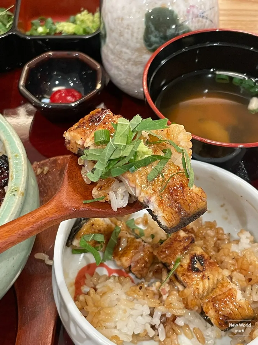 Charcoal-scented eel hitsumabushi