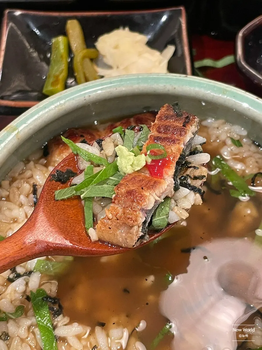 Eel rice bowl enjoyed as ochazuke