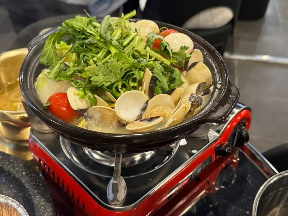 Clam wine stew, ₩6,000 on first order