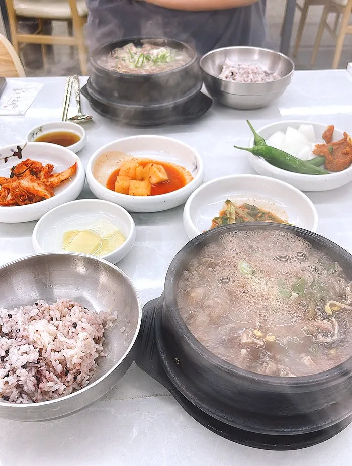 A plate of unlimited refill sundae and rice brought to the table
