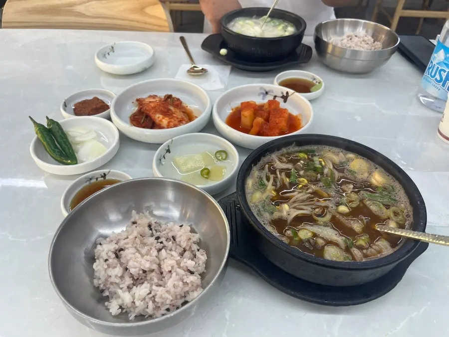 연안부두 24시소풀이양평해장국 매장 전경