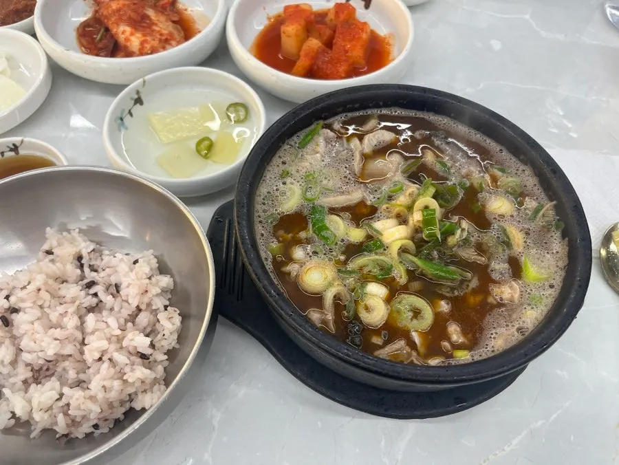 대파가 듬뿍 올라간 양평해장국 뚝배기