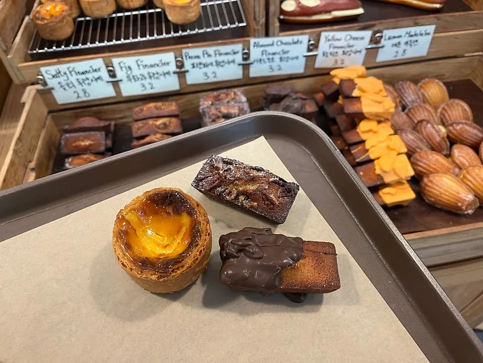 Chocolate baguette and butter rice cake desserts