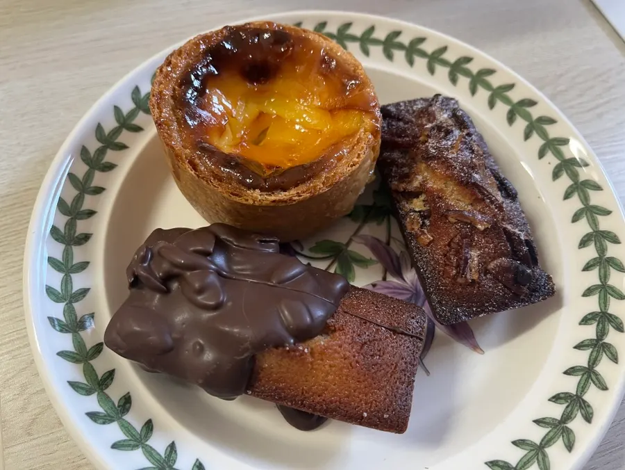 Egg tart and financier desserts