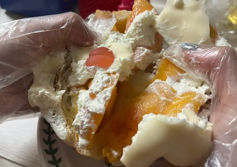 Salt bread with yogurt cream and peach