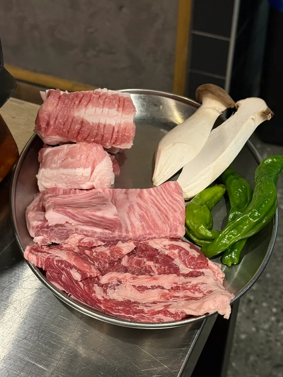 Set A meat spread with fresh ribs, flower pork jowl, and emperor cut