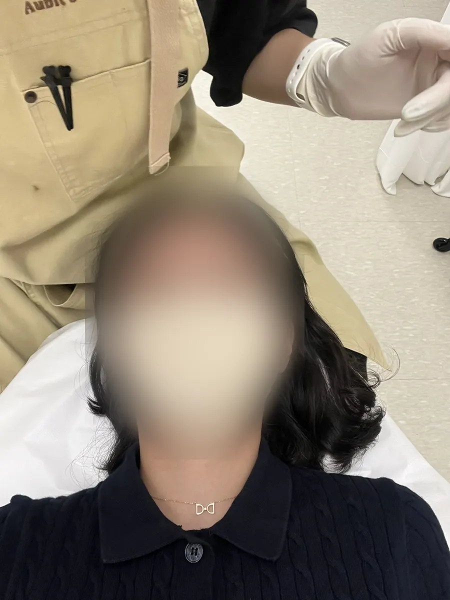 디자인 완성 후 시술 준비 중인 눈썹