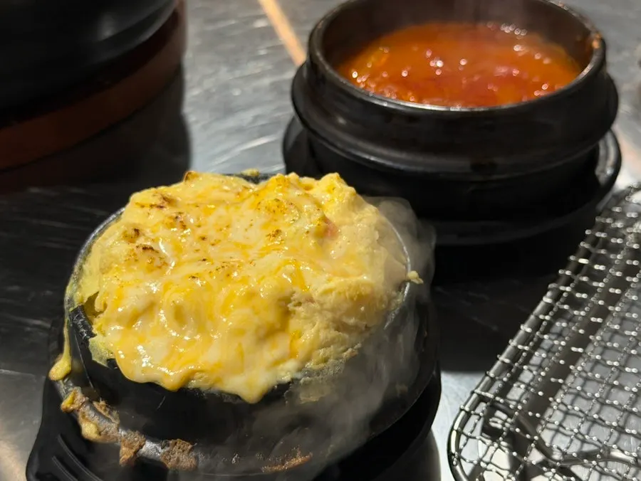 Cheese egg custard included in the set