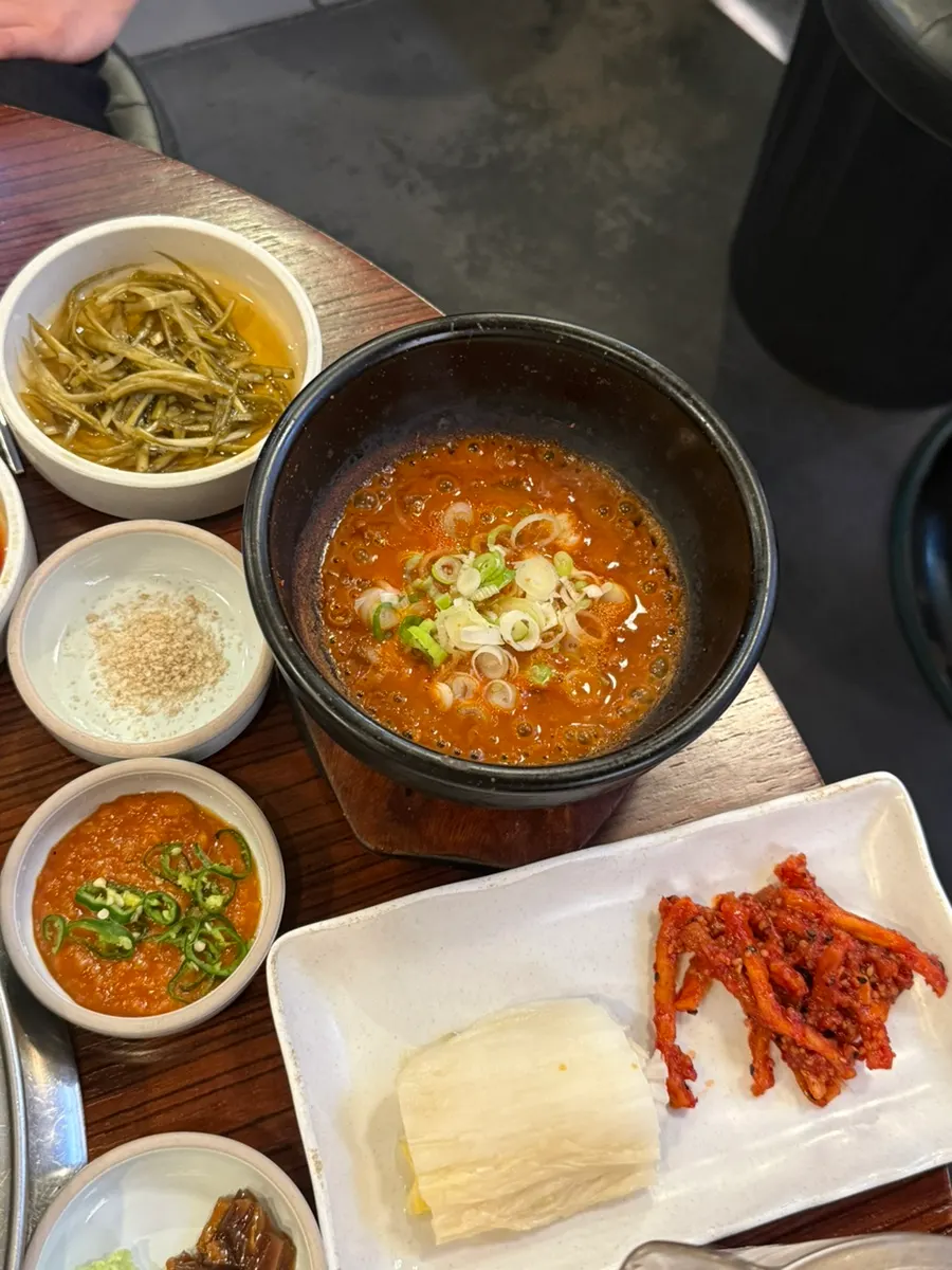 동래정 멜조림 비빔밥 안내