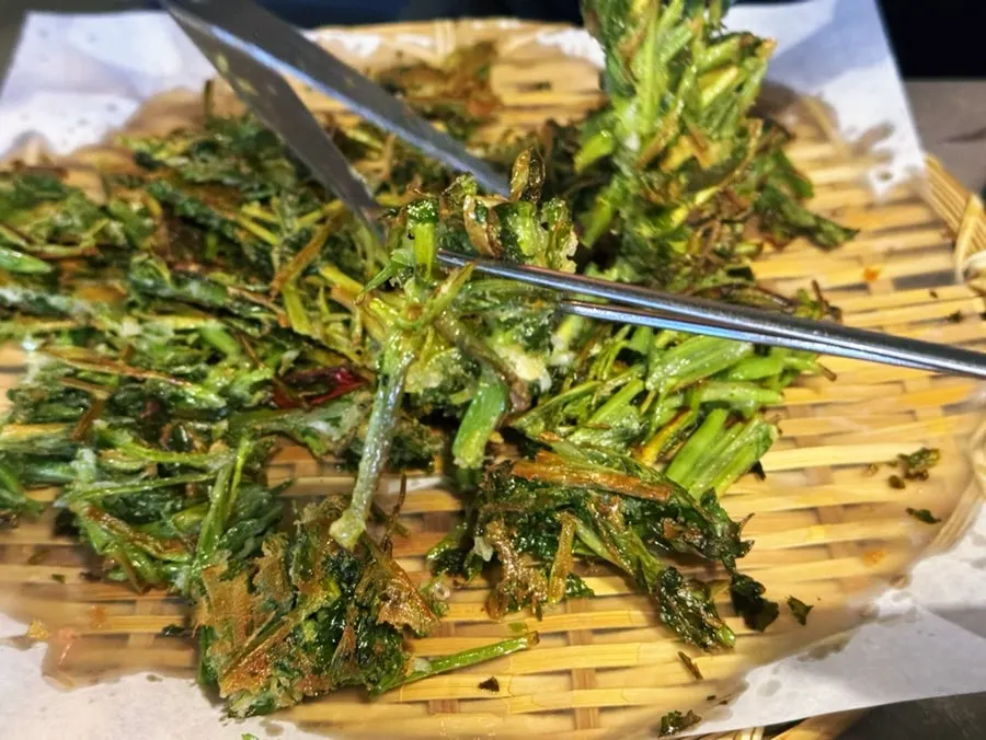 보쌈과 백김치로 싼 쌈