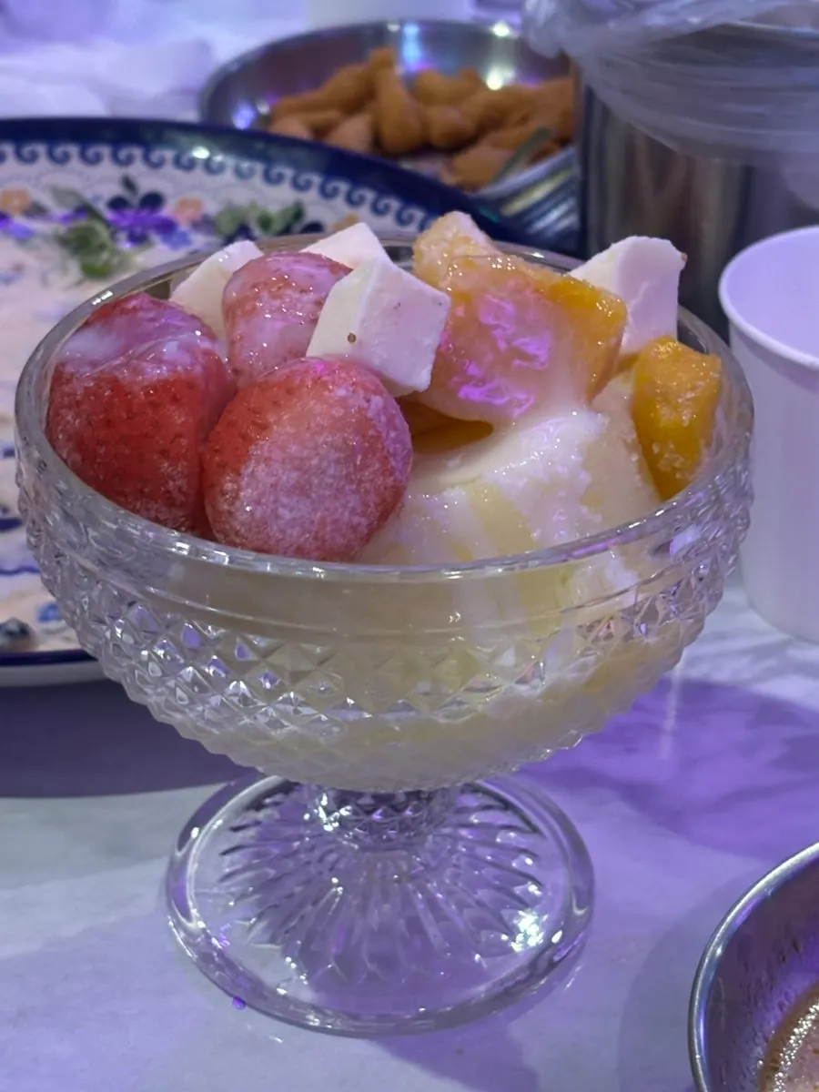 Pineapple sherbet and garlic corn cheese snacks