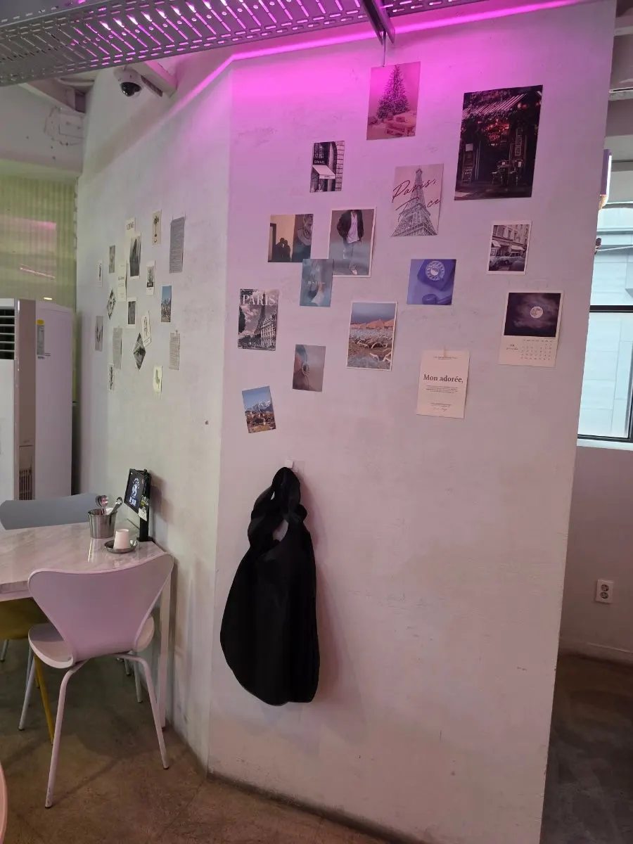 Stylish interior decor items at Ho Samchon