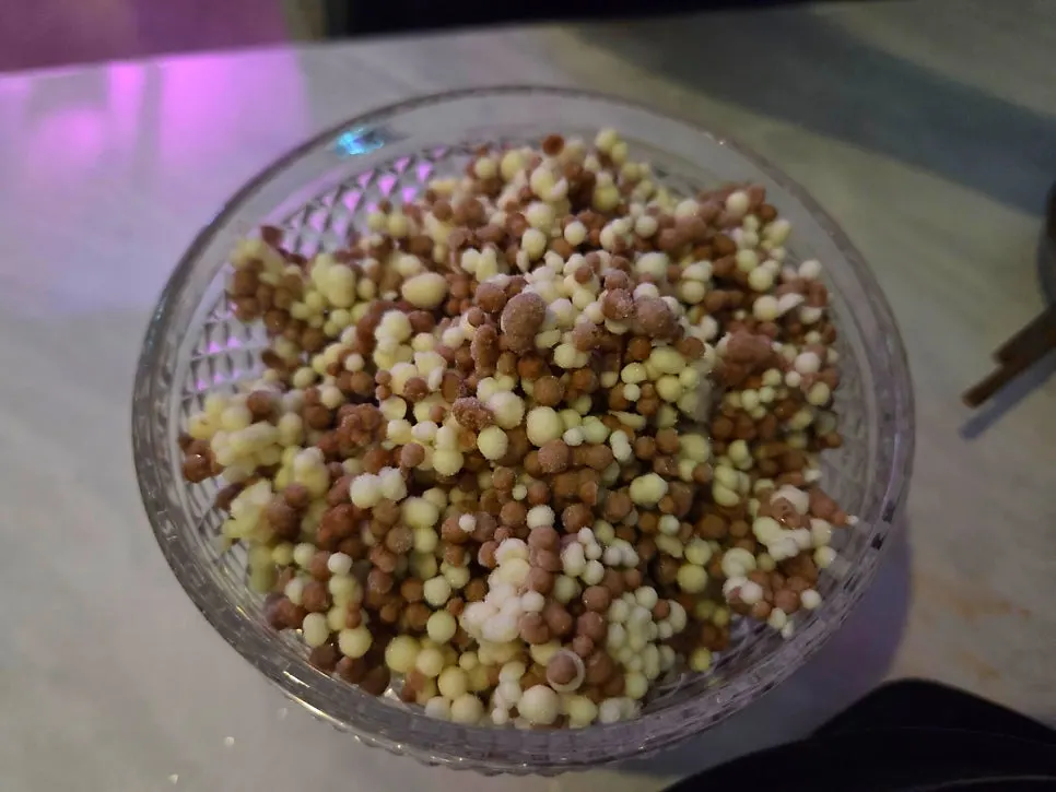 바닐라와 초코맛 구슬아이스크림
