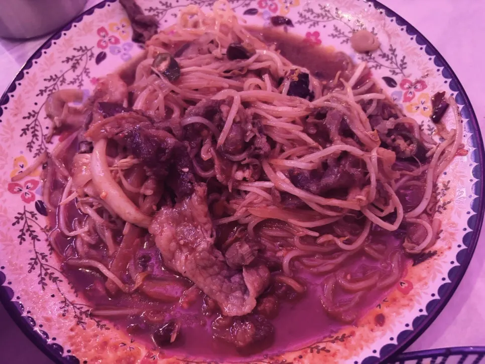 Beef brisket sprouts and bibim noodle combination