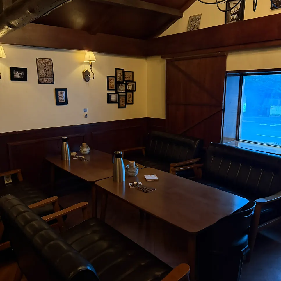 Wood-tone interior inside Nani Byeolgwan Yeongdeungpo Branch