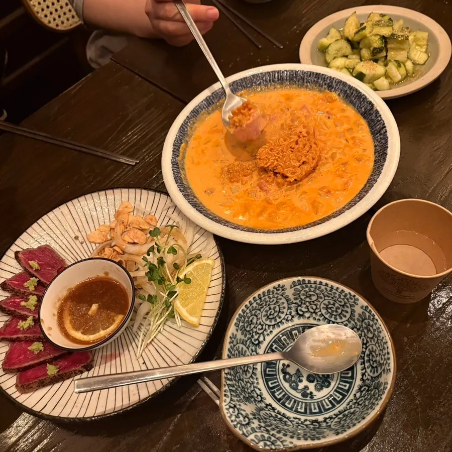 Snacks and beer laid out on the table at Nani Byeolgwan