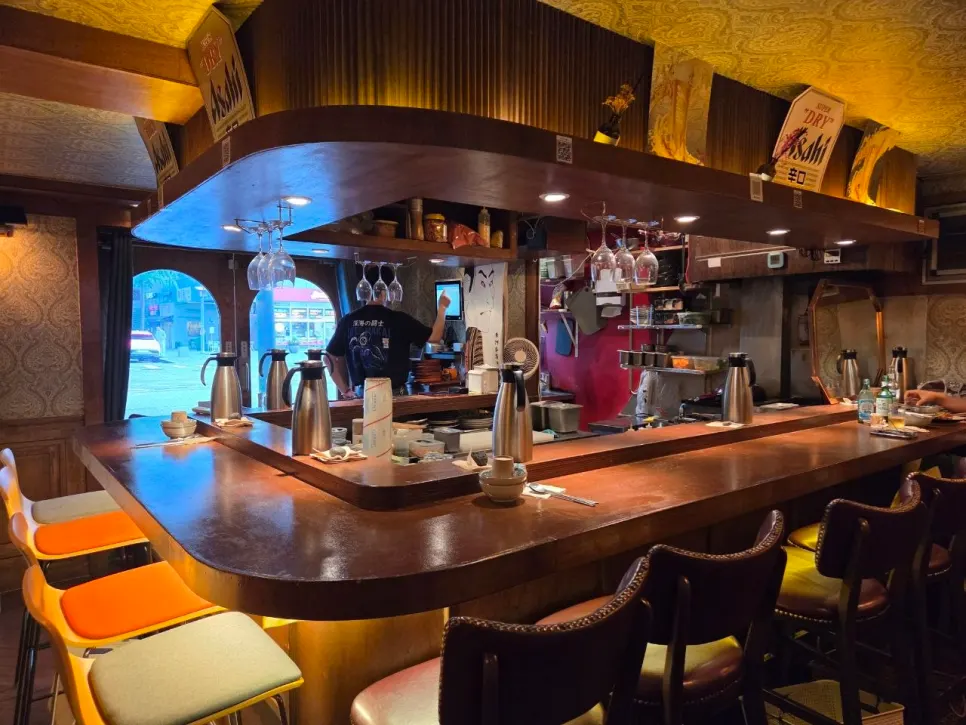 Interior of Nani Byeolgwan with a Japanese izakaya feel