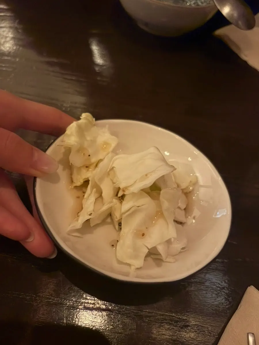 테이블에 차려진 주문 메뉴