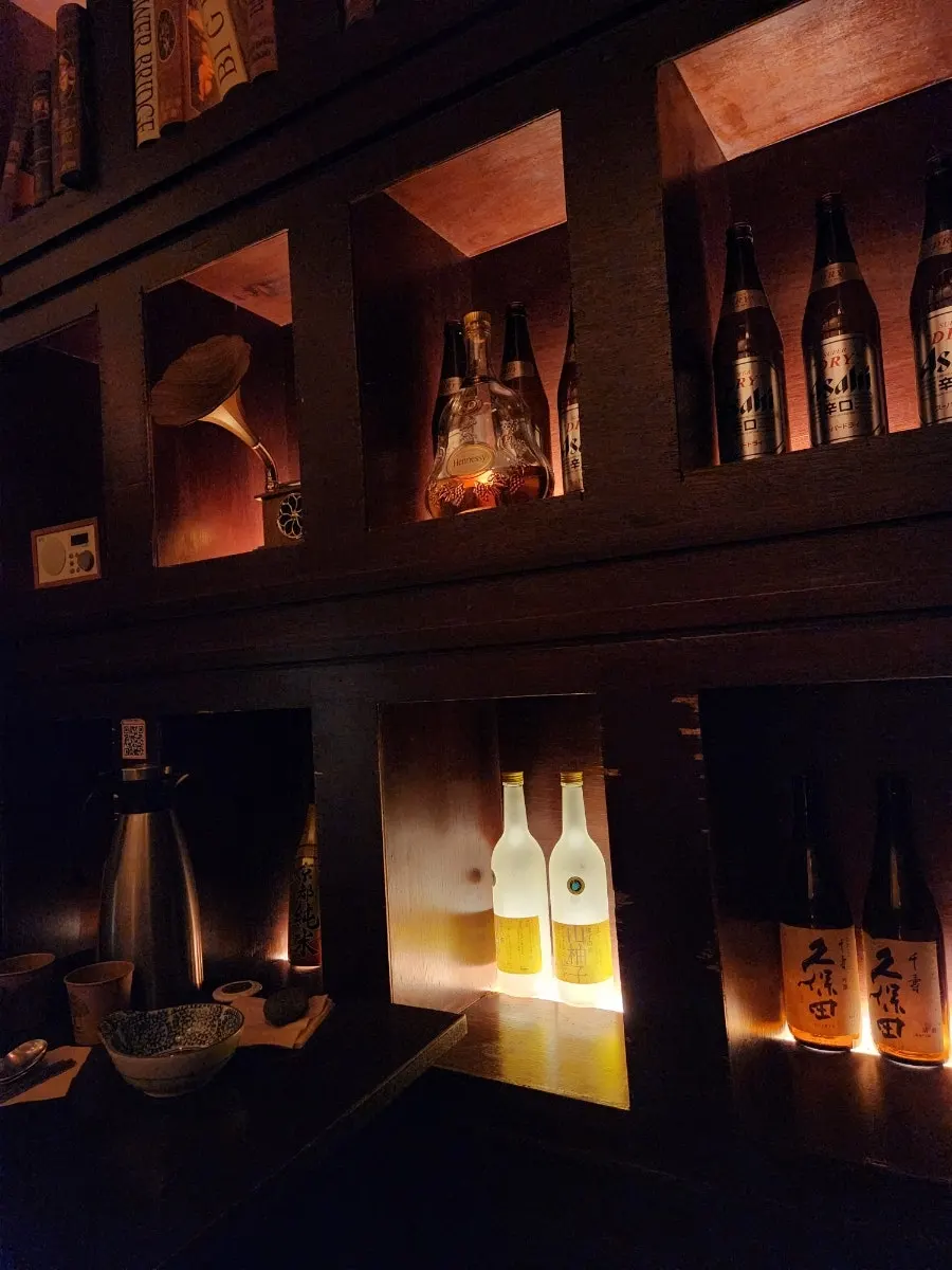 Draft beer and lighting on the table