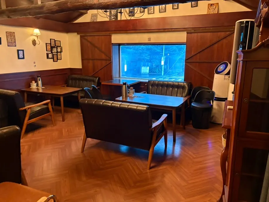 Spacious 2nd-floor seating at Nani Byeolgwan