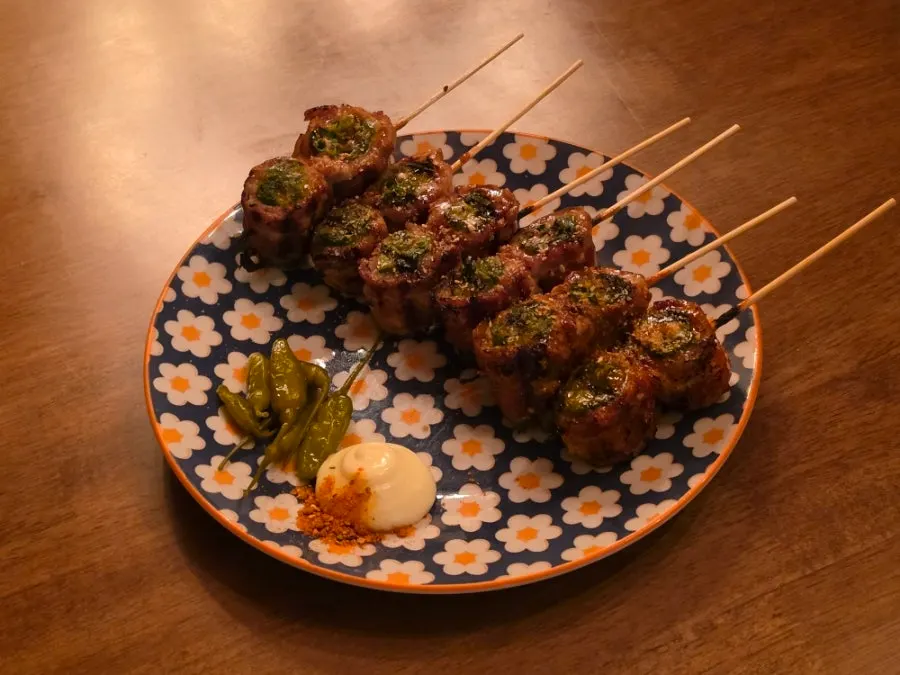 6개로 나온 삼겹쪽파꼬치 한 접시