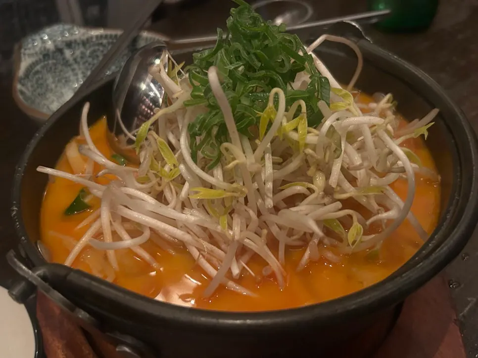 Basic side dish of cabbage with sauce
