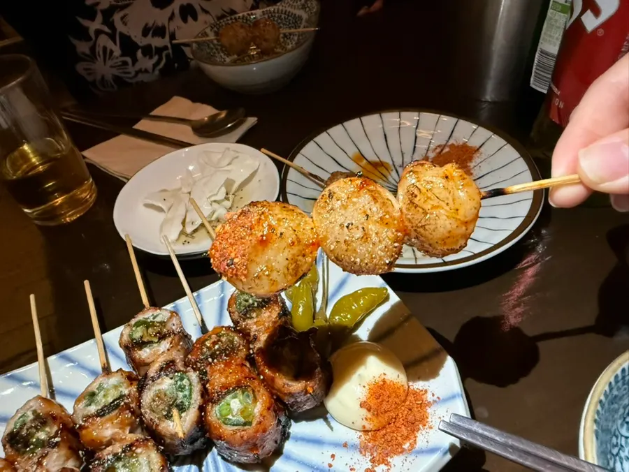 대창 꼬치 한 접시와 소주