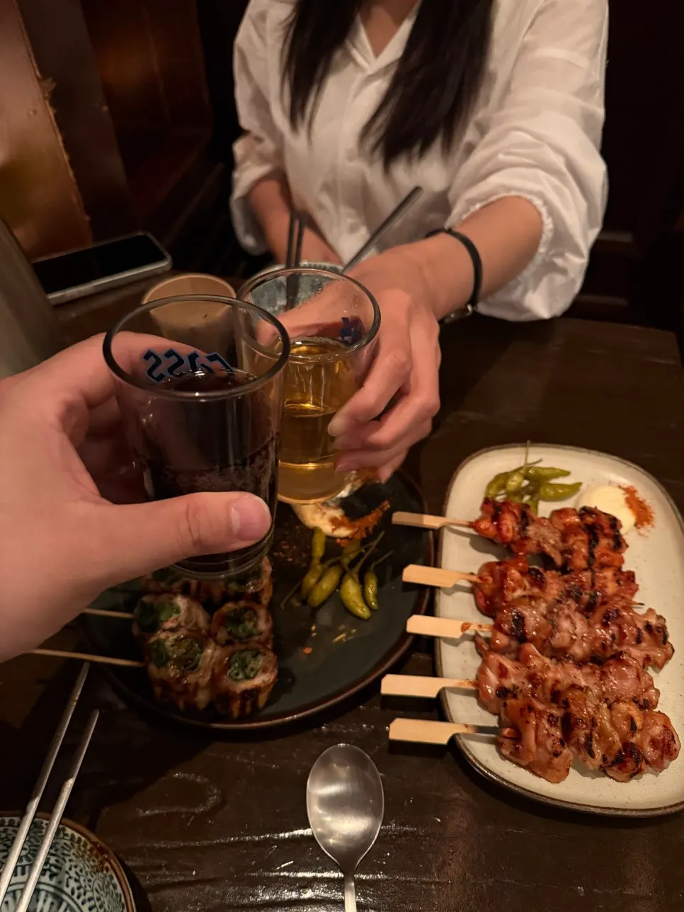 잘 구워져 나온 닭꼬치
