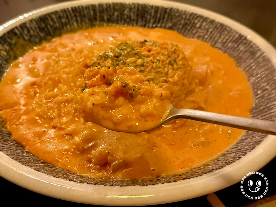 숟가락으로 떠올린 신라면 리조또