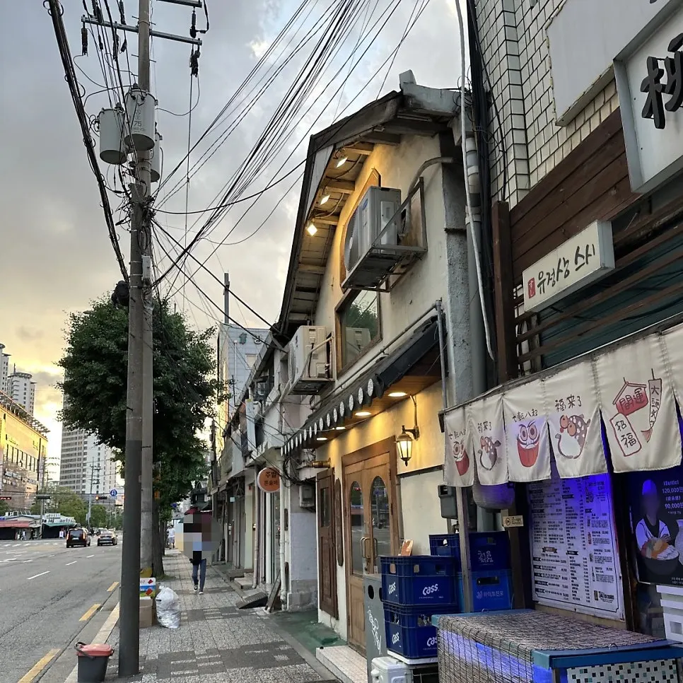 Exterior of Nani Byeolgwan Yeongdeungpo Branch across from Times Square