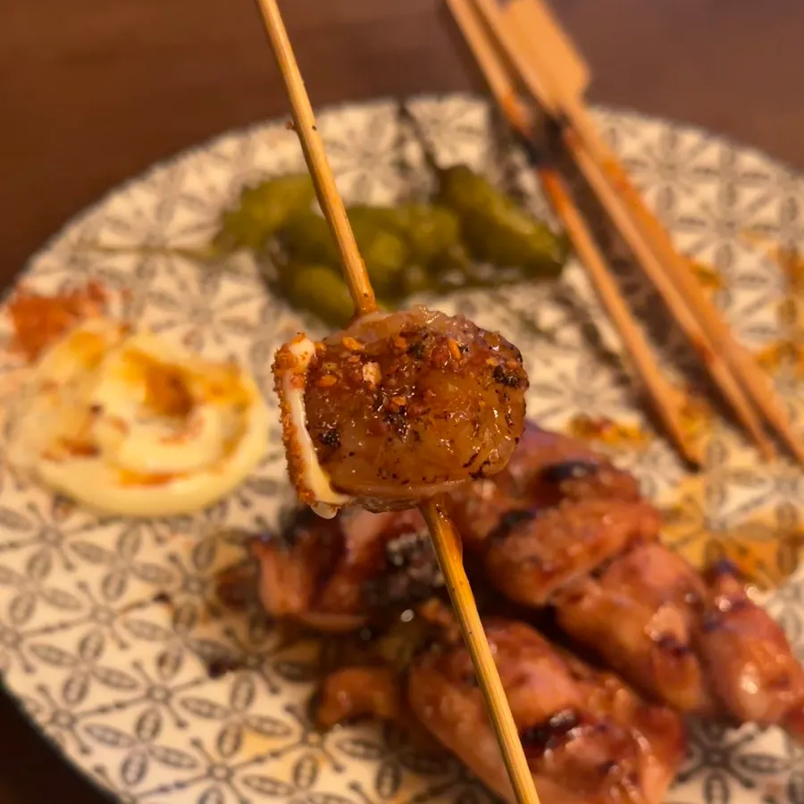 대창꼬치와 신라면 리조또를 함께 놓은 상차림