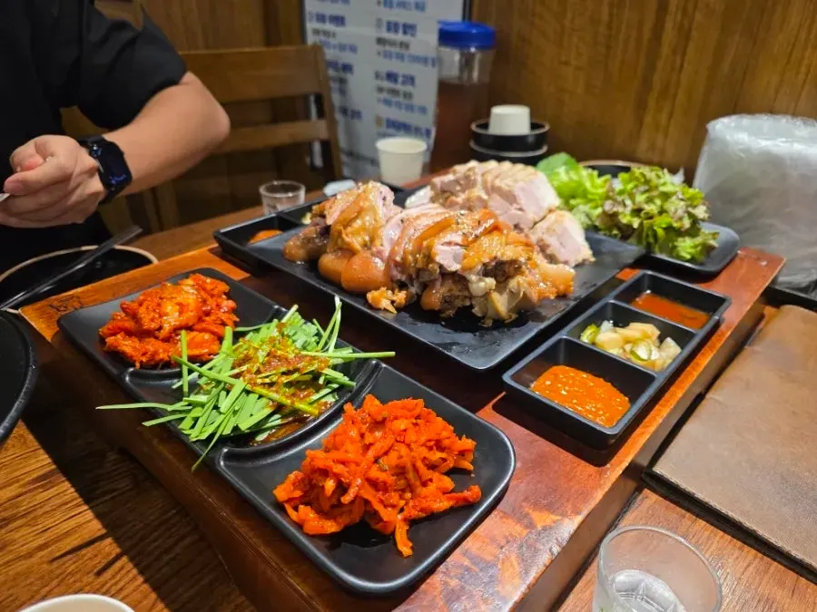 족발 보쌈과 주문한 소주