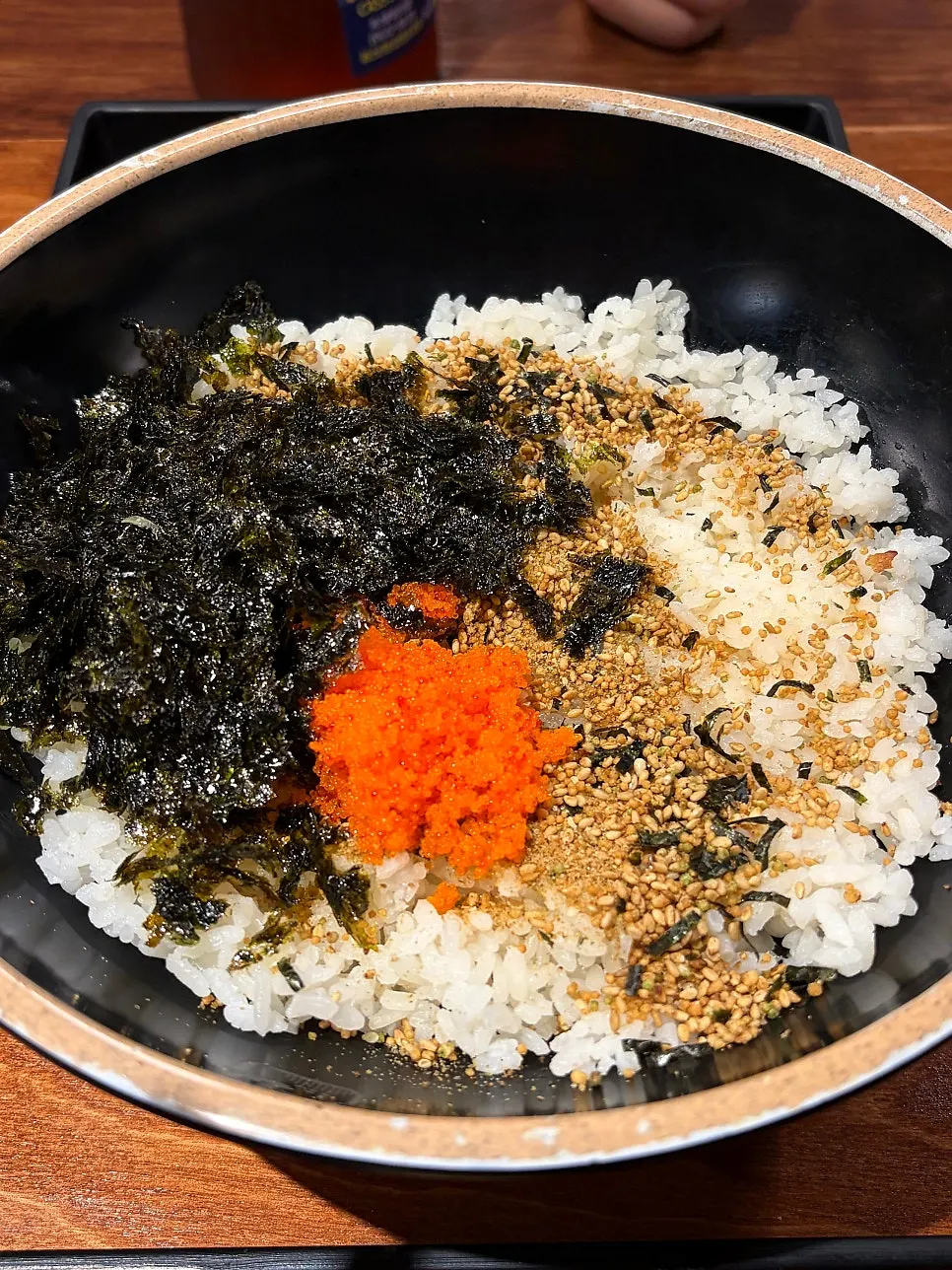 날치알 주먹밥 한 접시