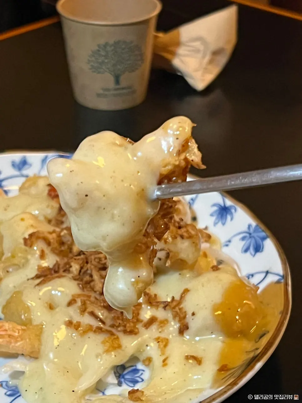 Plump shrimp coated in cream sauce