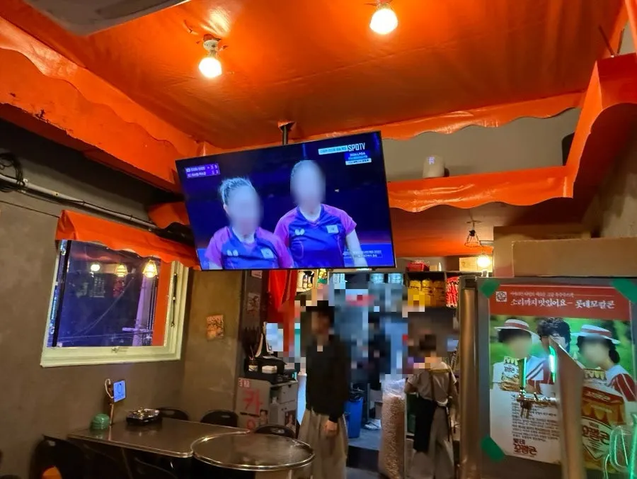 여러 명이 앉을 수 있는 단체석 좌석
