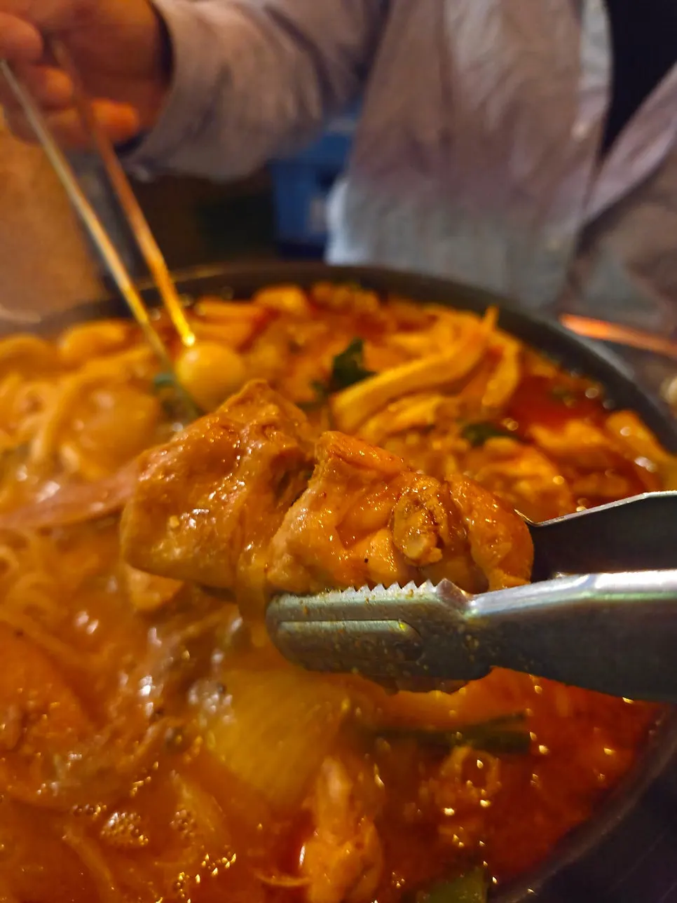 곱도리탕과 함께 말아둔 소맥 한 잔