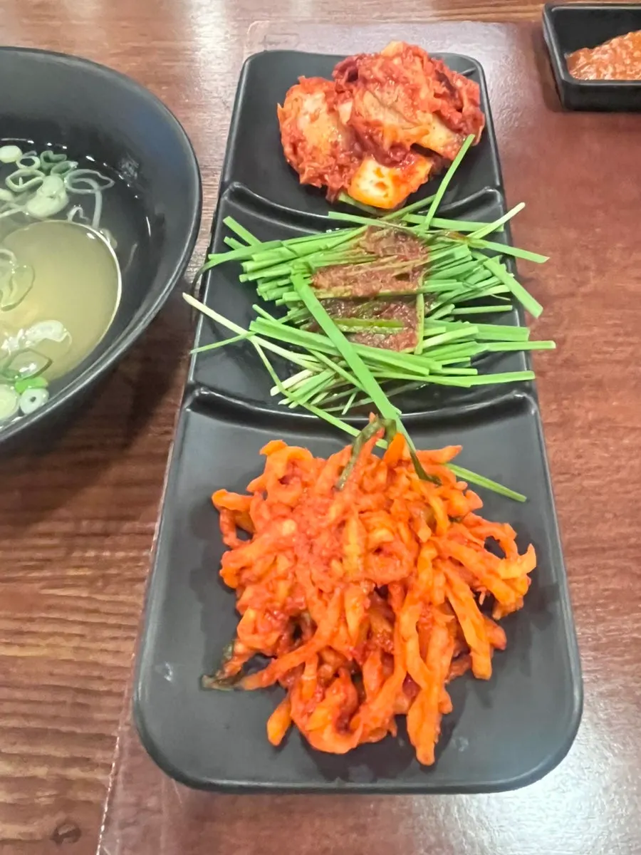 보족세트 2인과 함께 깔린 기본 반찬